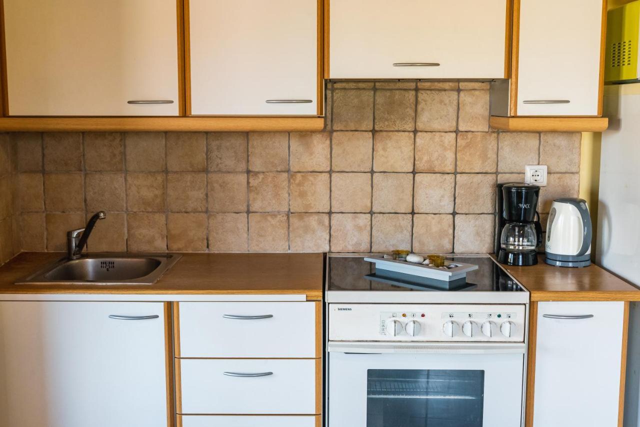 Julia΄S Apartment Alepou Luaran gambar