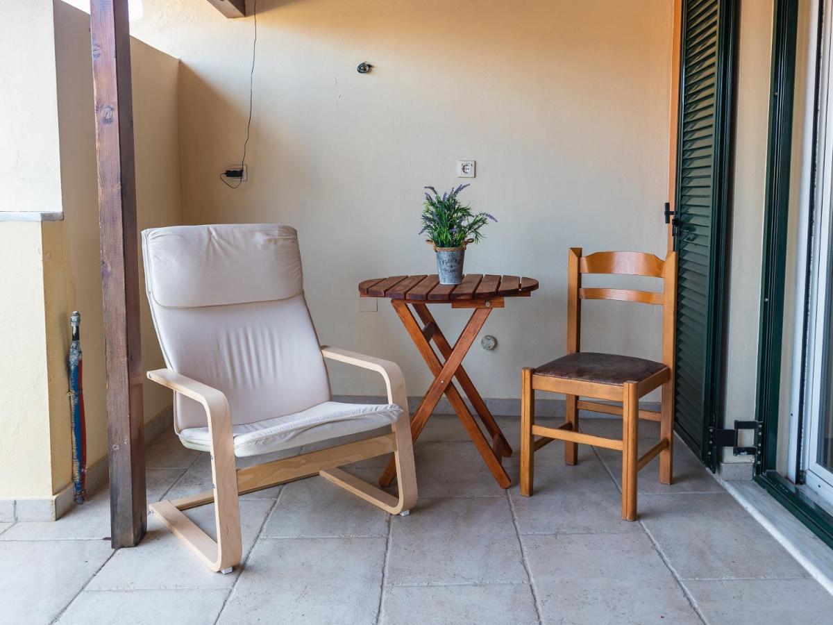 Julia΄S Apartment Alepou Luaran gambar