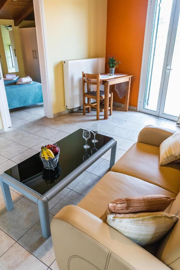 Julia΄S Apartment Alepou Luaran gambar